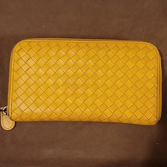 - Bottega Veneta yellow Zippy wallet - Picture 2 of 7